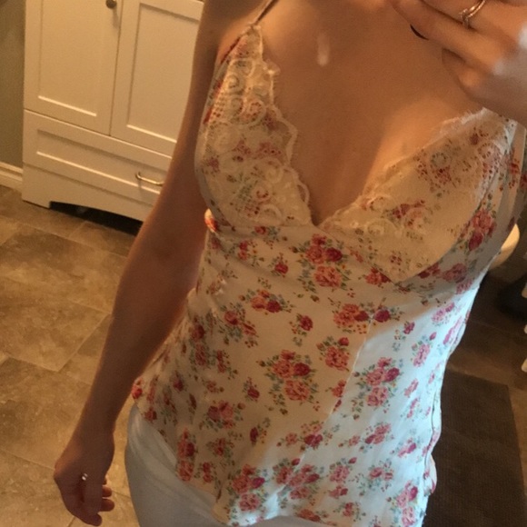 Camisole fleurie Guess/ Guess floral top - Picture 2 of 6